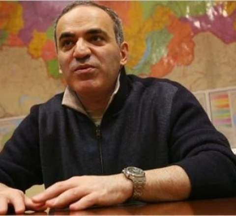 Harri Kasparov beynəlxalq axtarışa verildi 