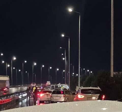 Bakıda yol qəzası baş verdi, bu yolda hərəkət məhdudlaşdı - FOTO 
