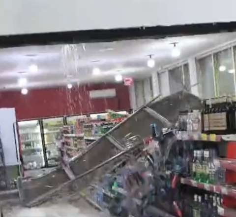 Sumqayıtda "Al market"in tavanı çökdü - ANBAAN VİDEO