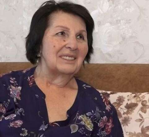 "Bağda gördüyüm ilanı öpüb tumarladım" 