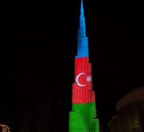 Bürc Xəlifə Azərbaycan bayrağının rəngləri ilə işıqlandırıldı 