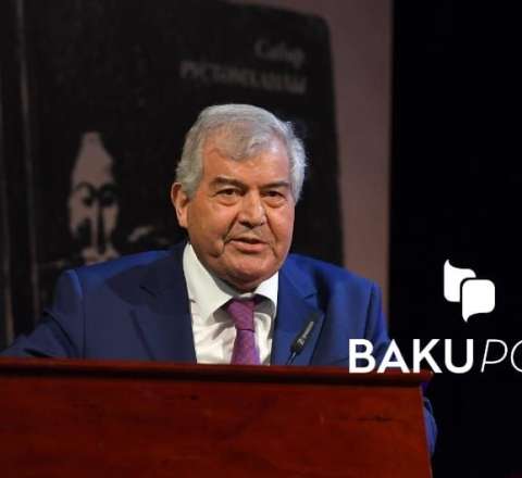 Tənqidçidən Sabir Rüstəmxanlı barədə çağırış:  “İşığa daş atmayaq”