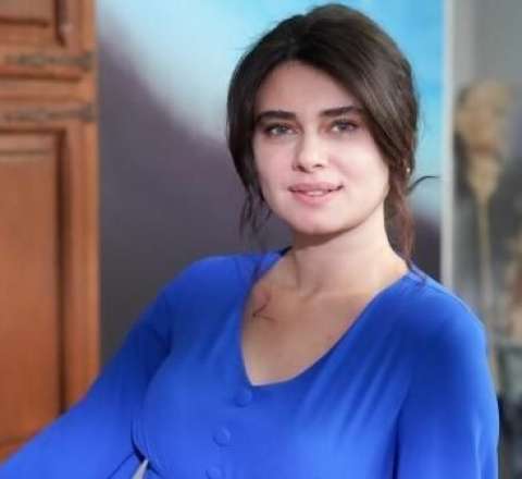 Türkiyəni heyran edən aktrisa bu məşhur azərbaycanlının qızı imiş 