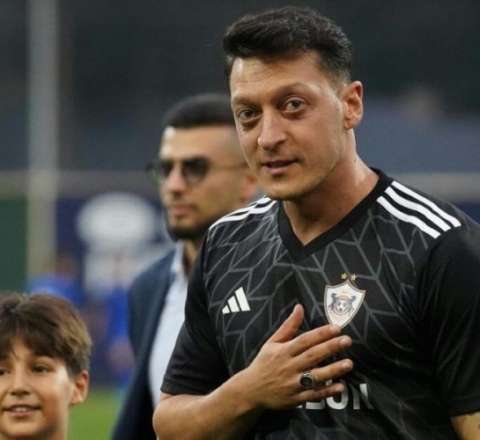 Özildən "Qarabağ" açıqlaması 