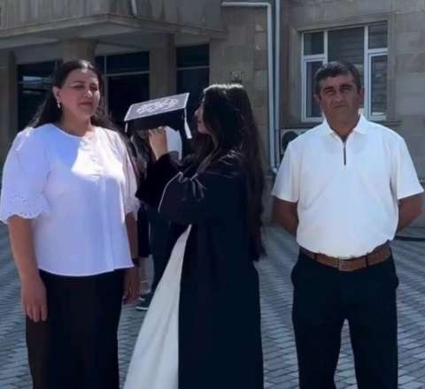 Tələbə qızın bu hərəkəti hamını KÖVRƏLTDİ - VİDEO 