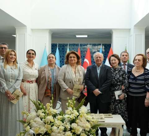 TMİF-də professor Həsən Həsənovun “Macar-Azərbaycan ortaq etnik kökləri” kitabının təqdimatı keçirildi  - FOTO