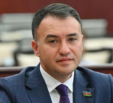 Deputatdan blogerlərlə bağlı təklif: Diplomu olmalıdır! 