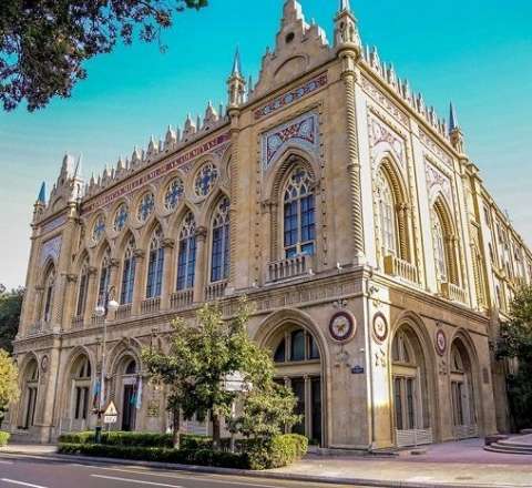 Bakıda bu qurumların iş saatı DƏYİŞDİRİLİR:  Payızdan yeni iş rejimi