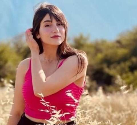 İranda gənc müğənniyə şallaq cəzası verildi 
