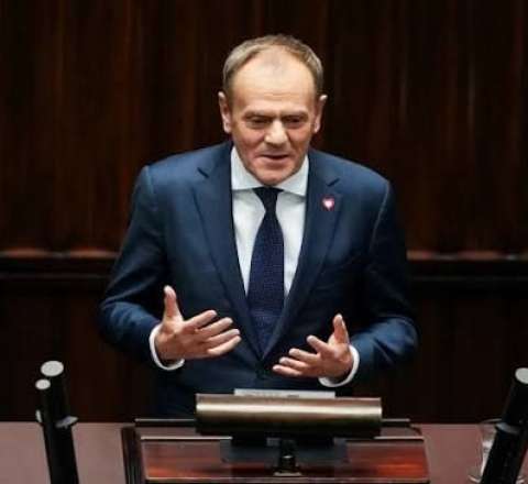 Tusk: ABŞ öz daimi bazasının Polşada yerləşdirilməsini istisna etmir 