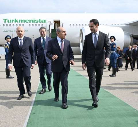 Türkmənistan Prezidenti Azərbaycana gəldi 