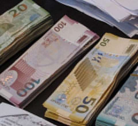 Azərbaycanda banka getmədən kredit almaq indi daha asandır 