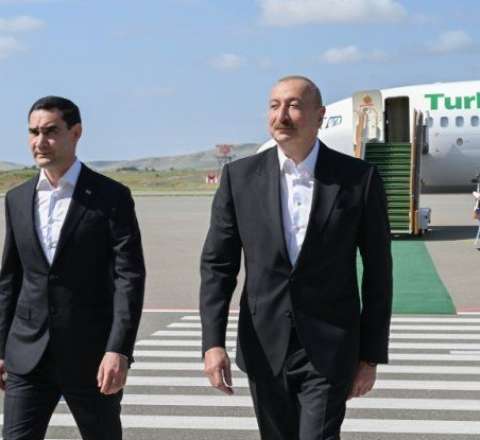 Prezident Berdiməhəmmədovu Füzulidə qarşıladı 