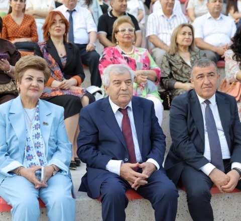 Sabir Rüstəmxanlı yenidən meydanda:   80 illik yubileyə minlərlə insan qatıldı