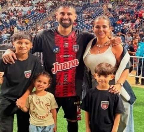 Dəhşətli zəlzələdə futbolçunun arvadı və uşaqları öldü 