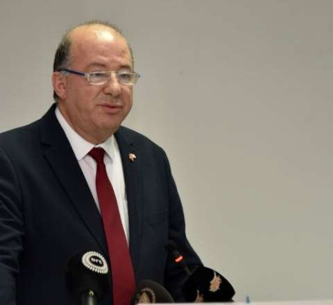 Çoxlu xəstəxanalar açmaq yüksək səhiyyə xidməti üçün kifayət deyil -  Hakan Dinçyürək