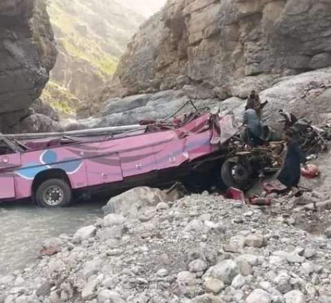 Pakistanda qətliam kimi qəza: Ən azı 40 nəfər öldü 