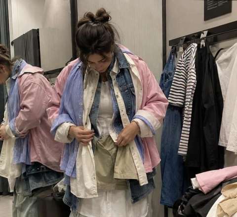 Məşhur mağazalardan 4345 AZN-lik paltar oğurlayan qadına HÖKM ÇIXARILDI 