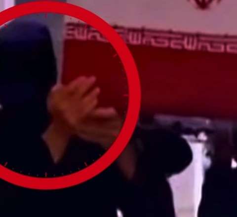 Xameneinin tabutunu daşıyan gizli şəxs kimdir? - VİDEO