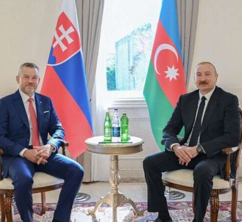 İlham Əliyev Slovakiya Prezidenti ilə təkbətək görüşdü 