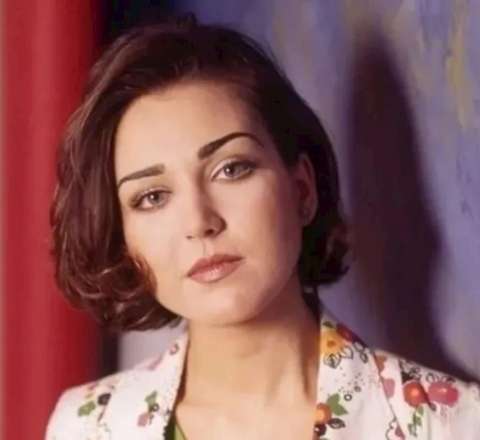 90-cı illərin məşhur müğənnisinin son görüntüsü diqqət çəkdi —  FOTO
