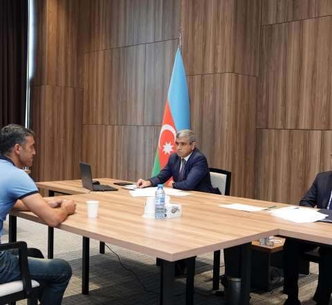 Nazir Zəngilanda vətəndaşları qəbul edib 
