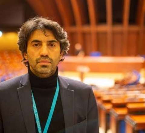 Emin Hüseynov yenidən erməni revanşistlərlə eyni masada Azərbaycanı hədəfə aldı - VİDEO 