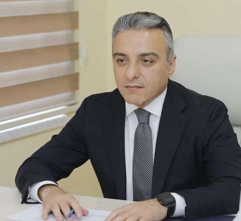 İşdən çıxarılan məmura  yeni vəzifə verdi