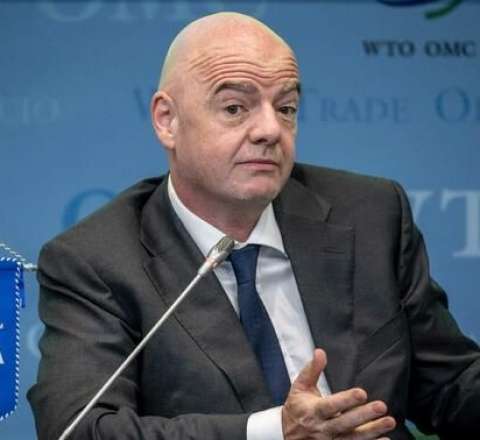 UEFA FIFA prezidentliyinə namizədlər axtarır 