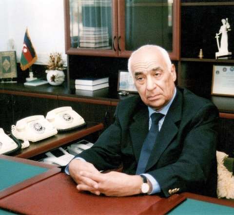 İkram Kərimov vəfat etdi 