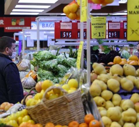 10,99 yazılır, 11 manat tutulur:  1 qəpiklə varlananlar