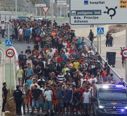 İspaniyaya miqrant axınının iki səbəbi açıqlandı 