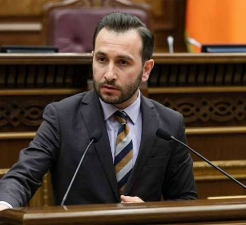 Paşinyanın kadrı vəzifəyə gətirildi 