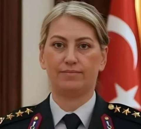 Türkiyənin ilk qadın generalı oldu 