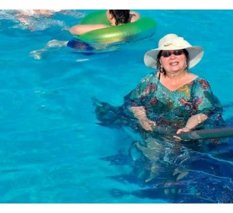 Xalq artisti hovuzdan şəklini paylaşdı, tənqid olundu — FOTO 