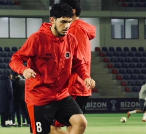 Albaniya klubuna keçən Kamil "Liverpul"da oynamaq istəyir 