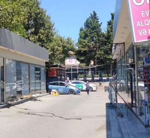 Şikayətlərdən sonra "Əhmədli"də küçə satıcıları yığışdırıldı 
