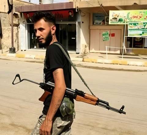 İran İraqa təzyiq edir:  “Şiələrdən silahları almayın”