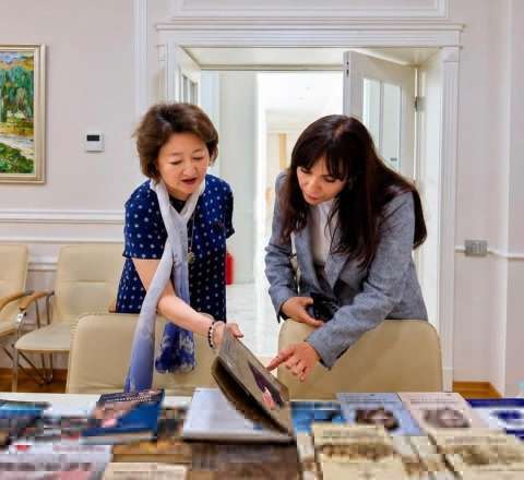 Türk Mədəniyyəti və İrsi Fondunun prezidenti Azərbaycanın Macarıstanda yeni təyin olunmuş səfiri ilə görüşüb 