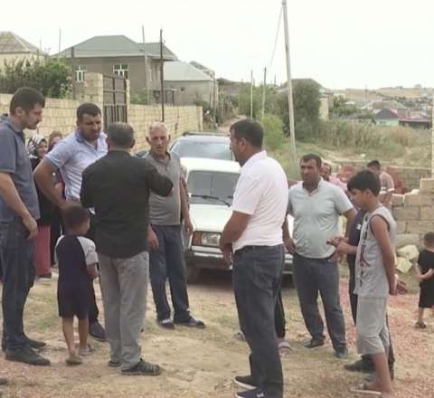 Sakinlərin yolunu zəbt edib, “Kupça” aldılar -  Digahda narazılıq - VİDEO