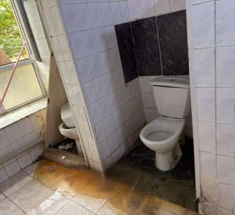 Bakıda xəstəxanadan biabırçı görüntülər: Bura girən xəstə düşər - FOTO