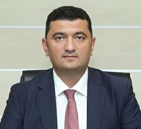 “Green Card” uddu, Yeni Klinikadakı vəzifəsindən getdi 