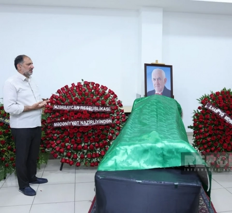 Tofiq Bakıxanovla vida mərasimi keçirilir 