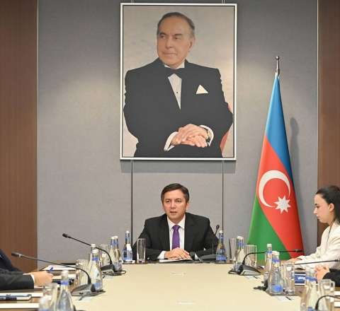 Yalçın Rəfiyev IV “Maarifçi” tələbə-məzun proqramının iştirakçıları ilə görüşüb - FOTO