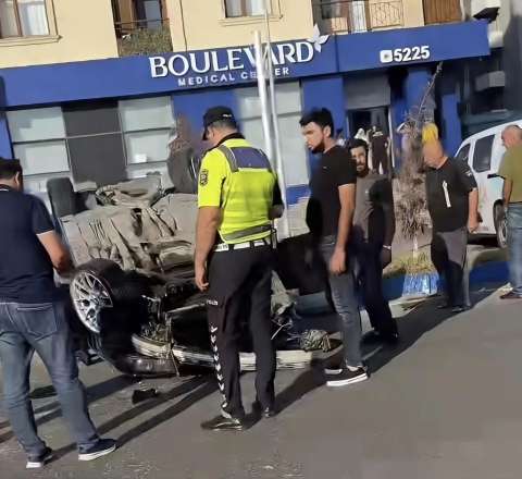Sumqayıt bulvarında BMW aşdı – 3 avtomobilə çırpıldı - Fotolar