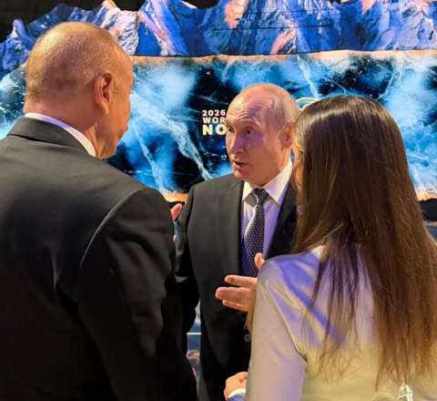 Prezident Putinlə ayaqüstü söhbət etdi - FOTO
