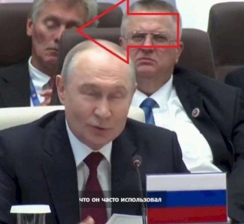 Putin çıxış etdi, Peskov yuxuladı  - VİDEO