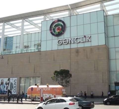 "Gənclik Moll"da həyəcan siqnalı: sakinlər təxliyə edildi  - VİDEO