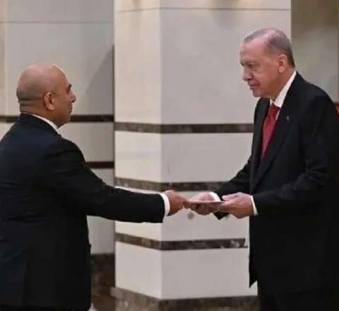 Rəşad Aslanov etimadnaməsini Ərdoğana təqdim etdi 
