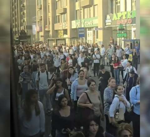 “Şamaxinka”da İZDİHAM: İnsanlar yollara axışdı  - VİDEO